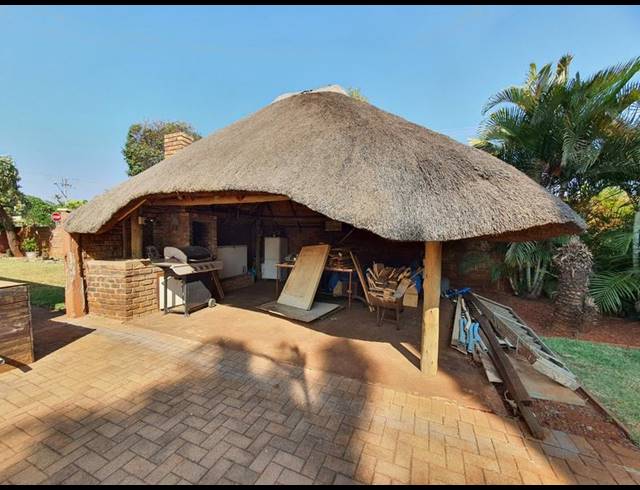 4 BEDROOM HOUSE FOR SALE IN THE ORCHARDS